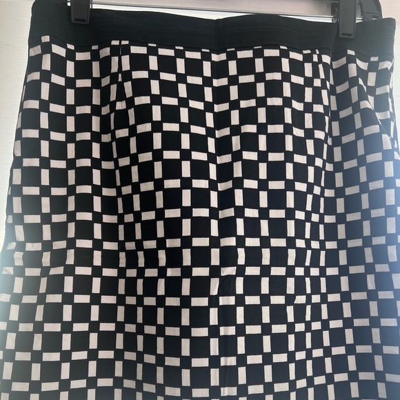 White House Black Market Black and White Checkered Skirt.  Size 8. - Picture 1 of 5